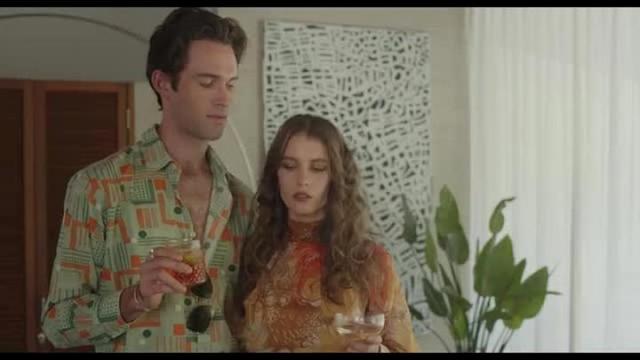 L D R U ft. Savoi - Next To You