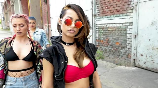 LARISS - You Can Lie