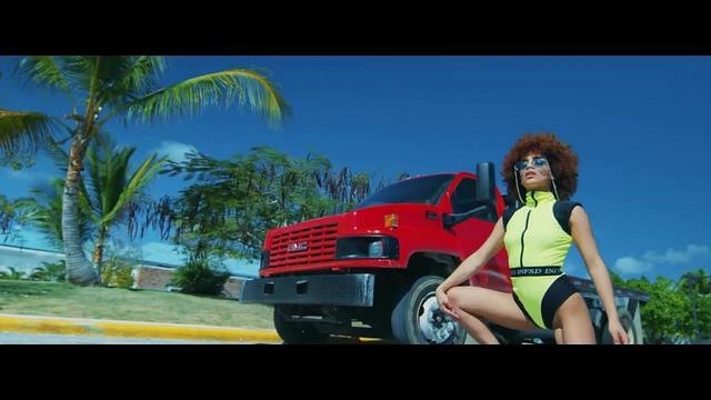 Hyenas ft. Yasiris - Baila