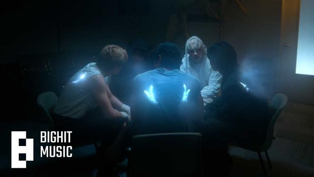 TXT - Beautiful Strangers