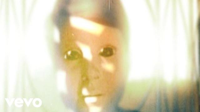 Zhoneus Deep - Hold Me Deep