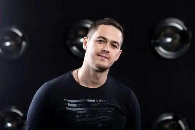 Михаил Дробинин - Никто