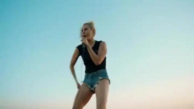 Lady Gaga - Perfect Illusion
