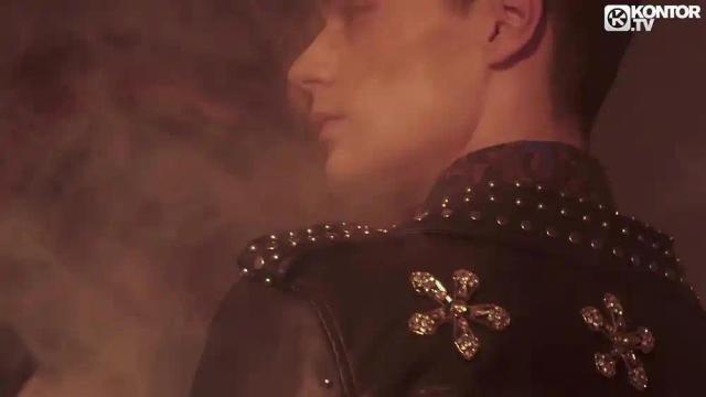 Xenia Ghali - Stick Around