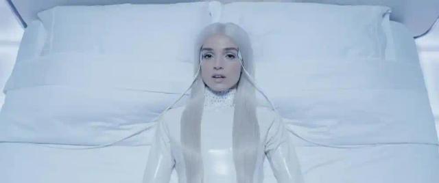 Poppy Feat. Diplo - Time Is Up