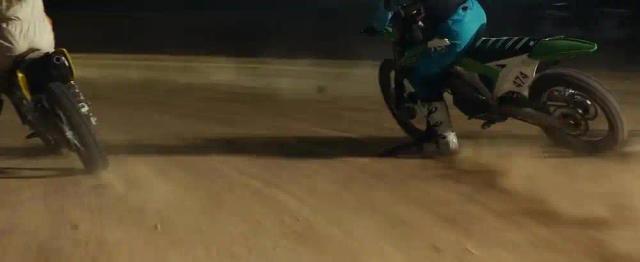 The Chainsmokers Ft. Kelsea Ballerini - This Feeling