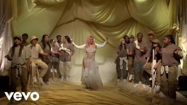 KAROL G - Mientras Me Curo Del Cora - Live