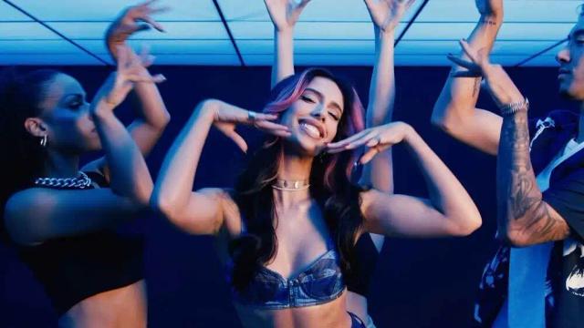 Kylie Cantrall - Elastic