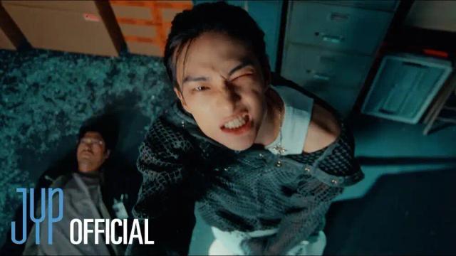 Stray Kids - MEGAVERSE