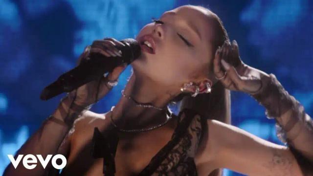 Ariana Grande - dandelion 