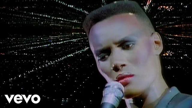 Grace Jones - Pull Up To The Bumper