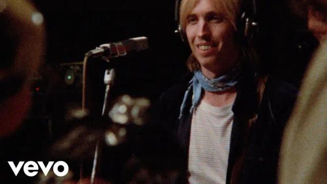 Tom Petty, The Heartbreakers - Between Two Worlds