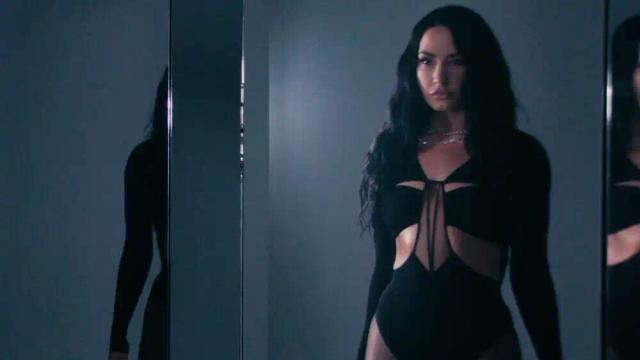 Demi Lovato - Nothing On But The Lights