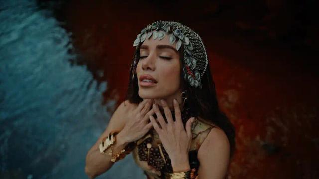 Anitta, Marina Sena - Mandinga