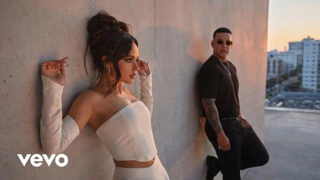 Daddy Yankee, Becky G - ME ENTERE